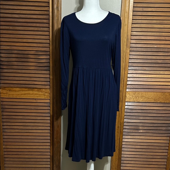 Elegant Long Sleeve Navy Dress - Picture 1 of 6